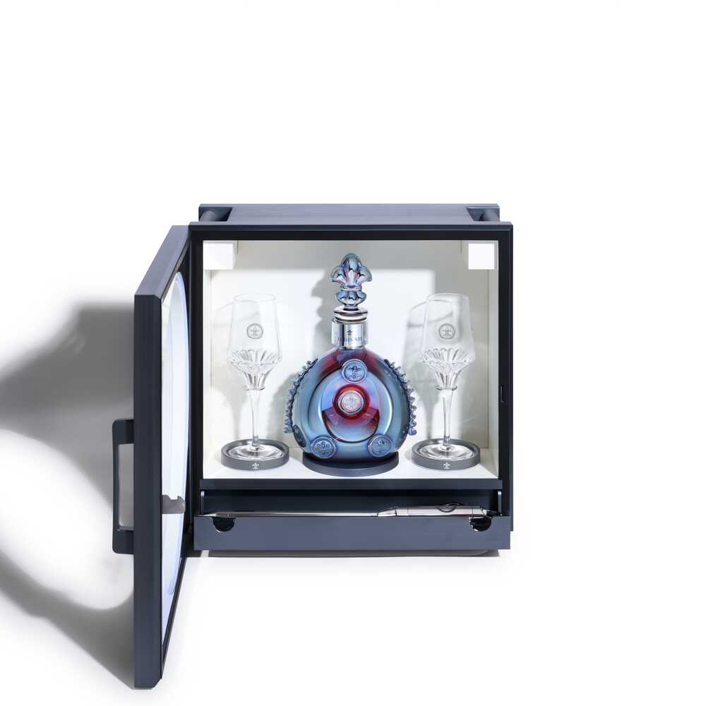 LOUIS XIII Black Pearl decanter with its Cooling Cellar